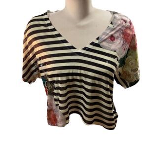 Guess Women's Black White Striped Floral Short Sleeve Top (Size Medium)